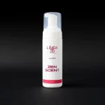 Flacone con dispenser da 150ml di mousse detergente Zen Scent Re9va con calendula e albicocca per pelli impure o con eccesso di sebo