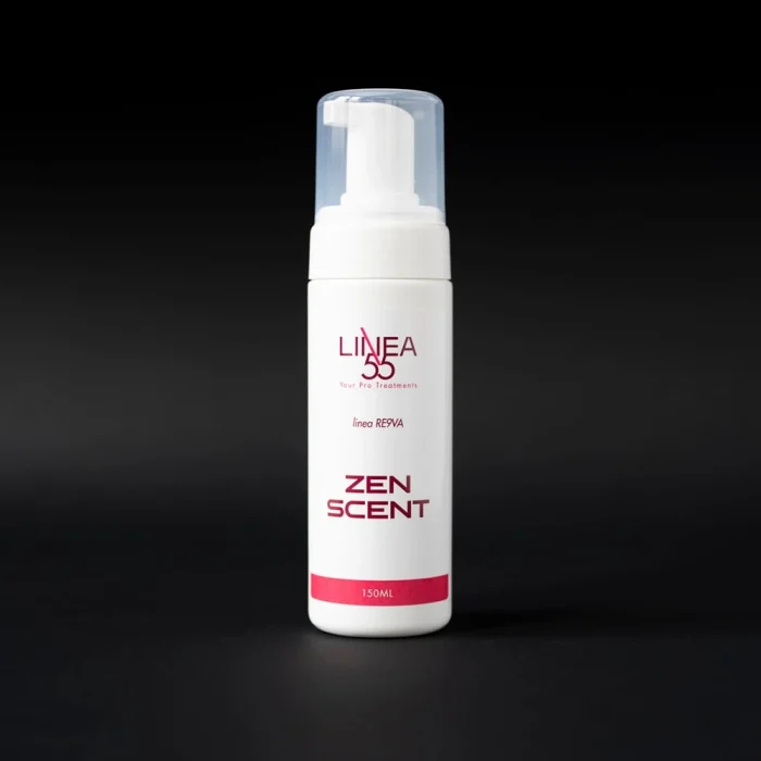 Flacone con dispenser da 150ml di mousse detergente Zen Scent Re9va con calendula e albicocca per pelli impure o con eccesso di sebo